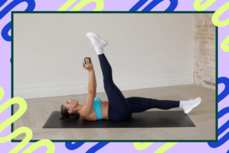 This 25-Minute Glutes and Abs Workout Proves They’re the Perfect Powerhouse Pair